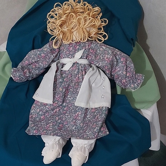HOMEMADE RAG DOLL - Picture 3 of 7